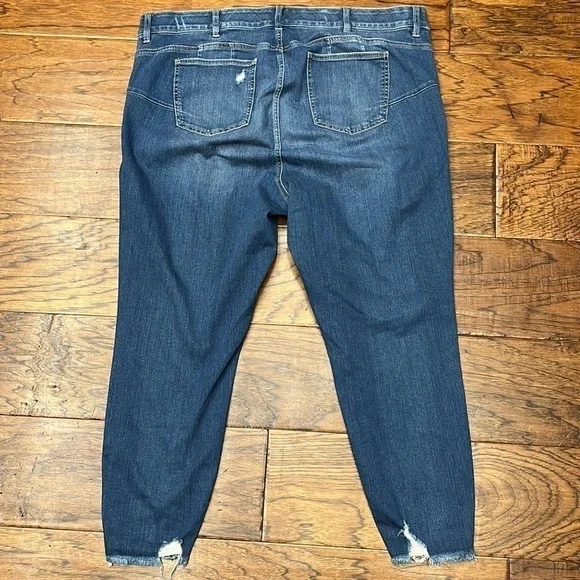 TORRID Bombshell Skinny Premium Stretch High-Rise Destructed Jean - Picture 10 of 11